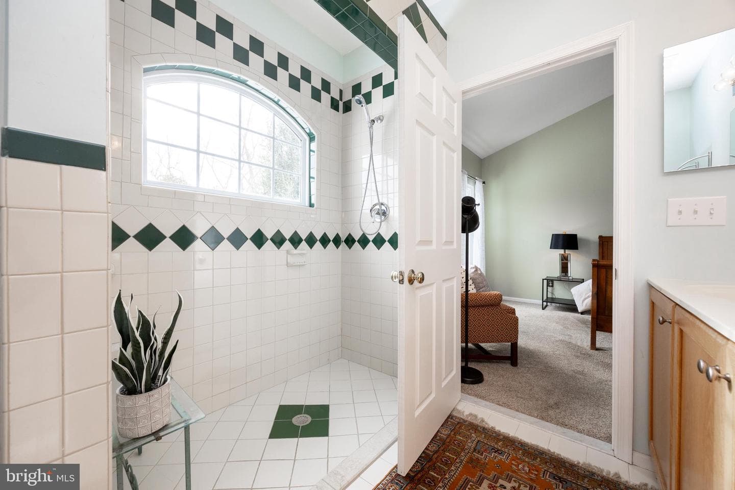 140 Milbury Road photo 18