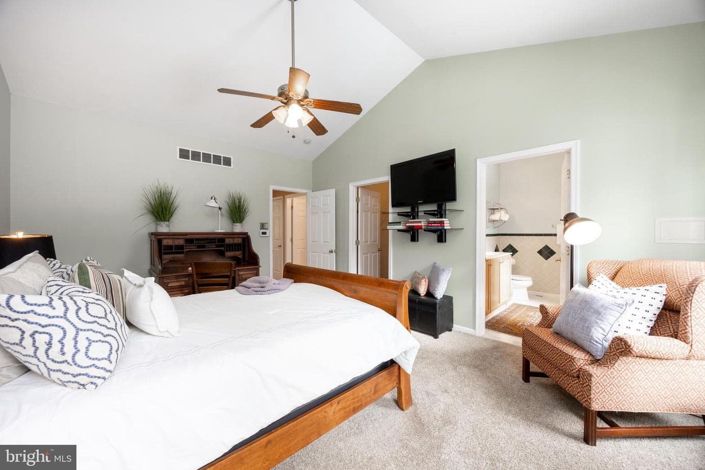 140 Milbury Road photo 20