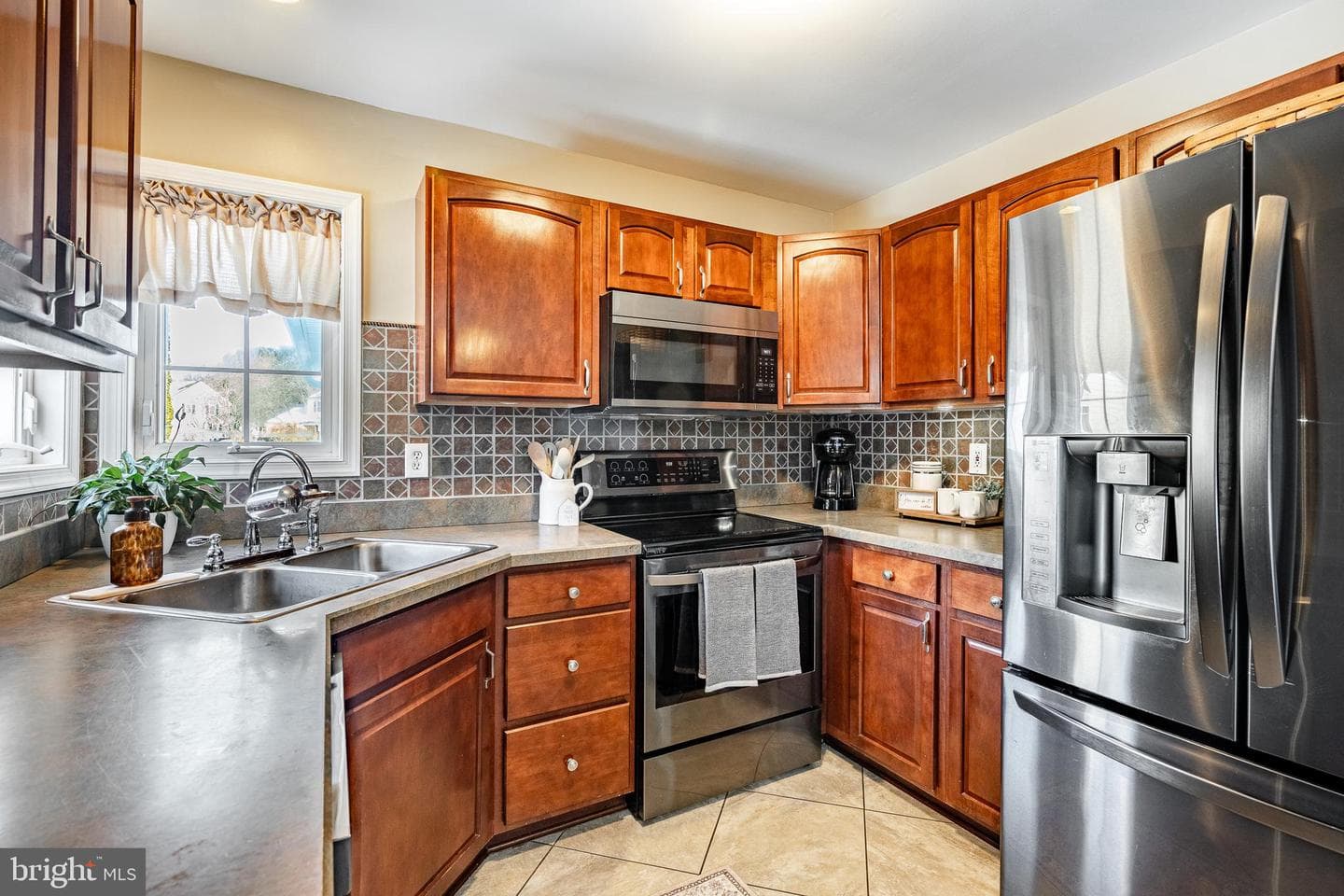 10 Walden Way photo 9