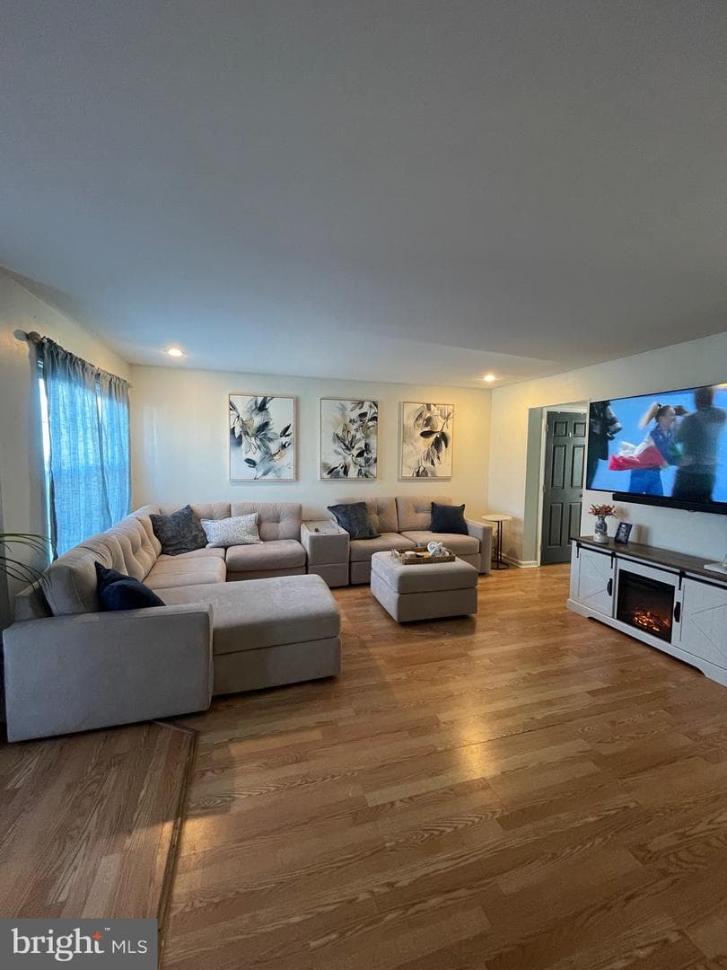 810 Amber Lane photo 6