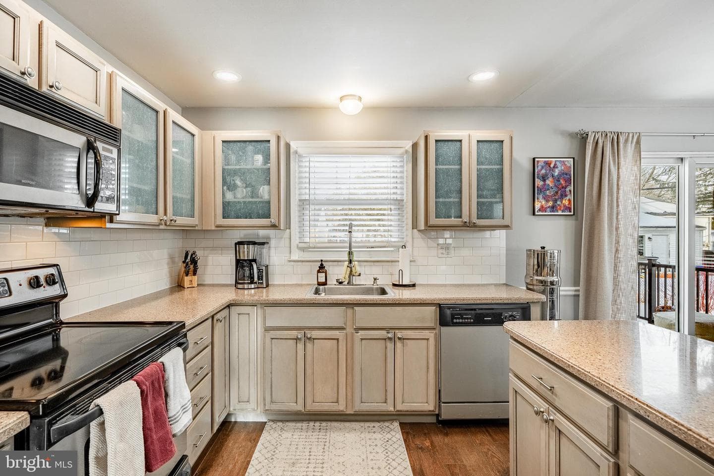 111 Glen Avenue photo 11