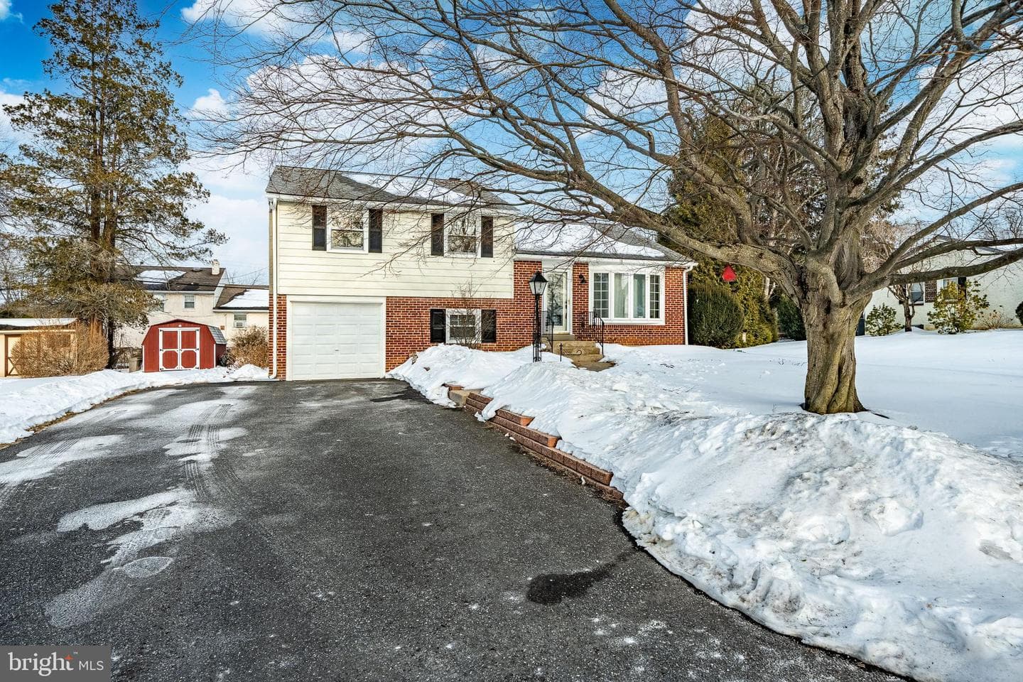 111 Glen Avenue photo 2