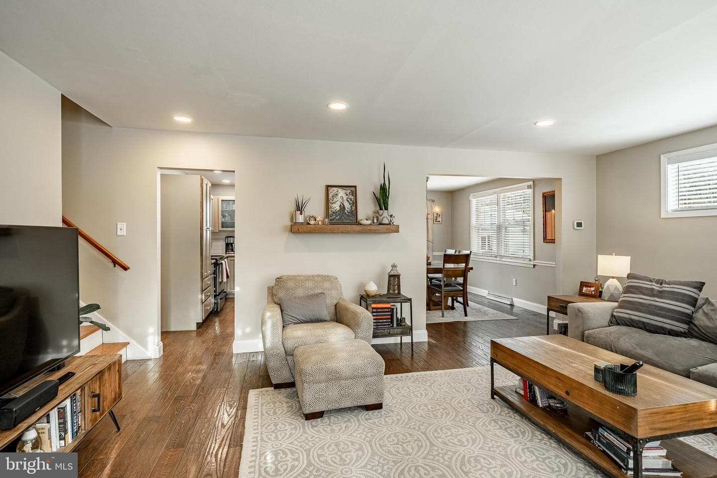 111 Glen Avenue photo 3