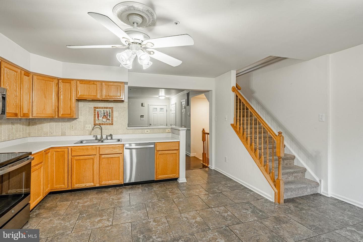 596 Coach Hill Court #c photo 10