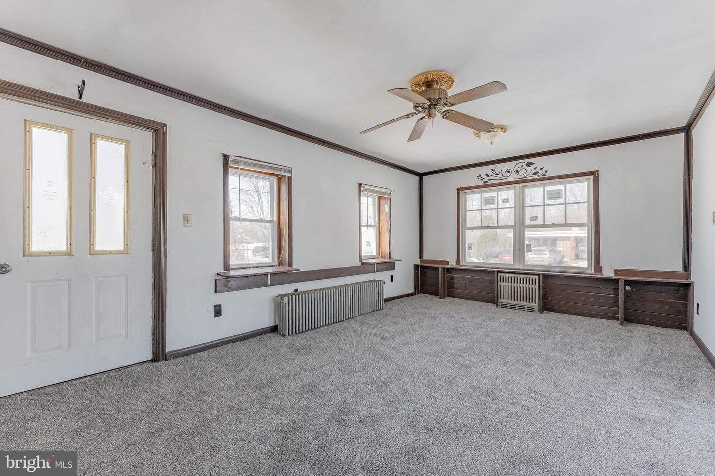 390 Mary Street photo 10