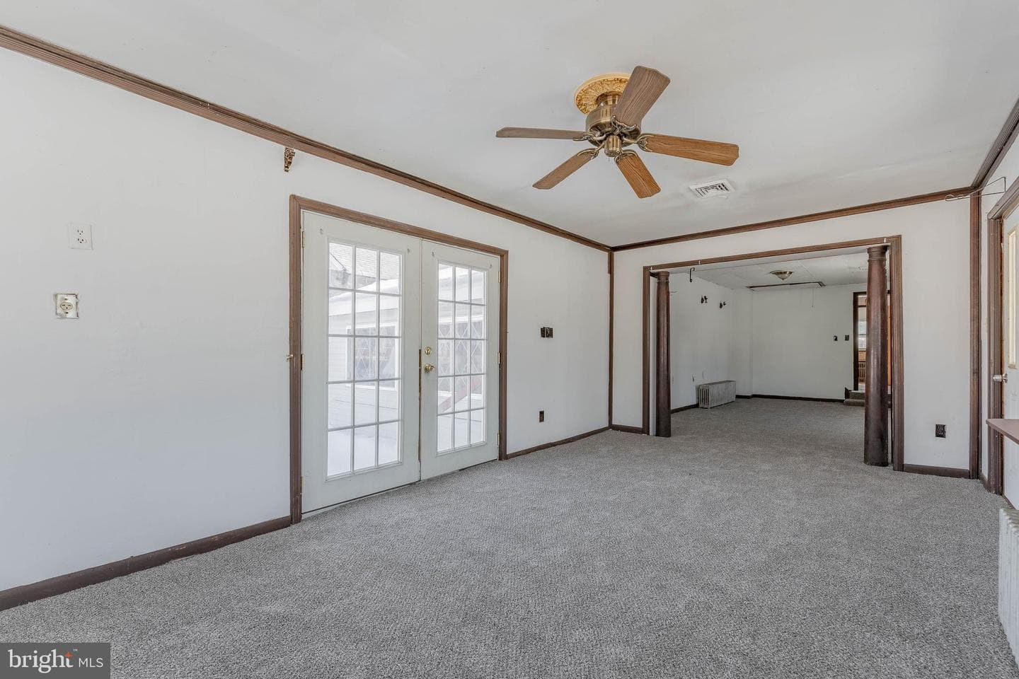 390 Mary Street photo 12