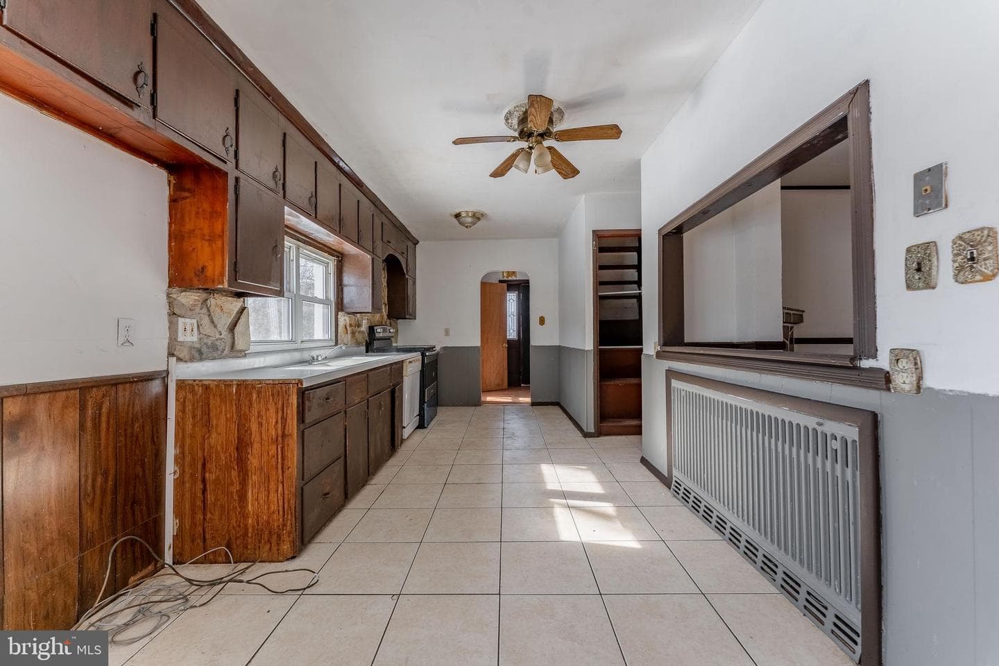 390 Mary Street photo 17