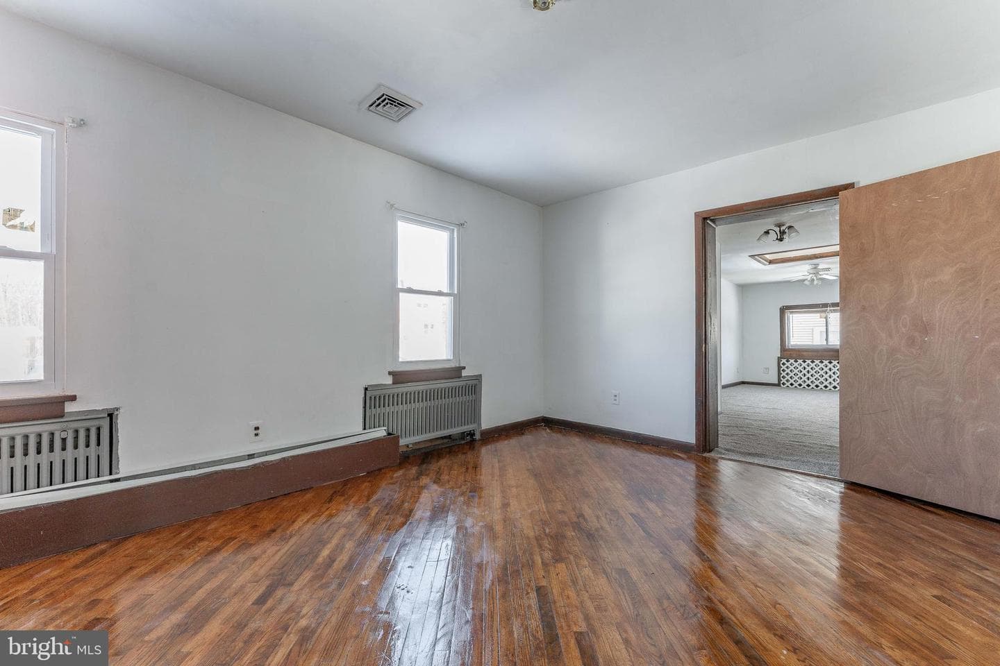 390 Mary Street photo 39