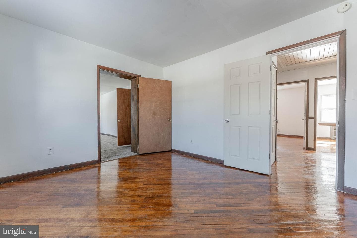 390 Mary Street photo 40