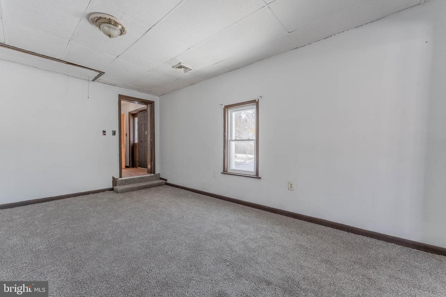 390 Mary Street photo 9