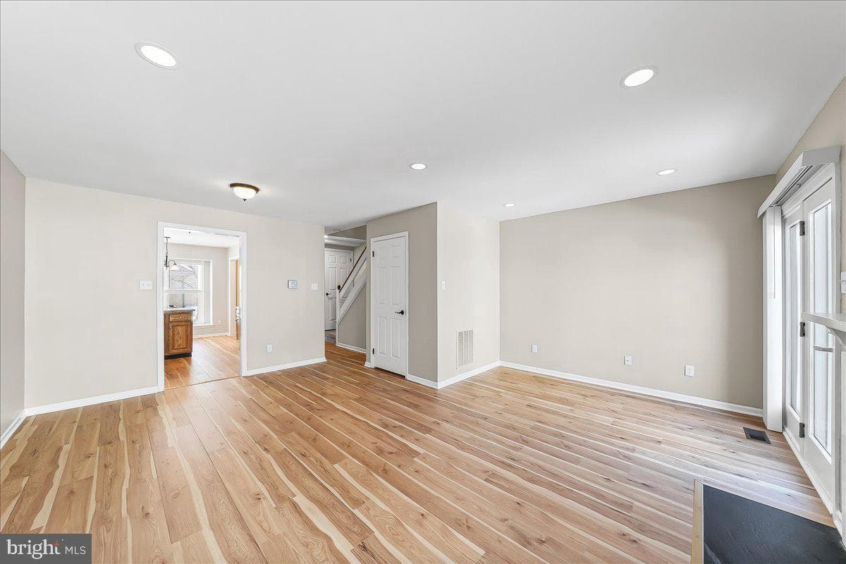 2107 Eton Court #2107 photo 4