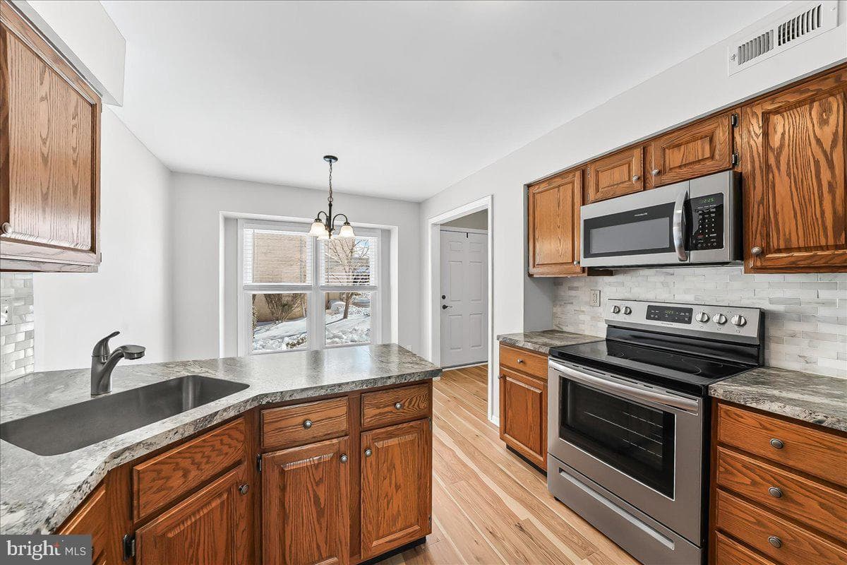 2107 Eton Court #2107 photo 6