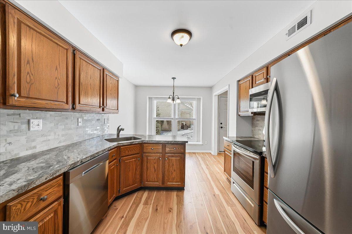 2107 Eton Court #2107 photo 8
