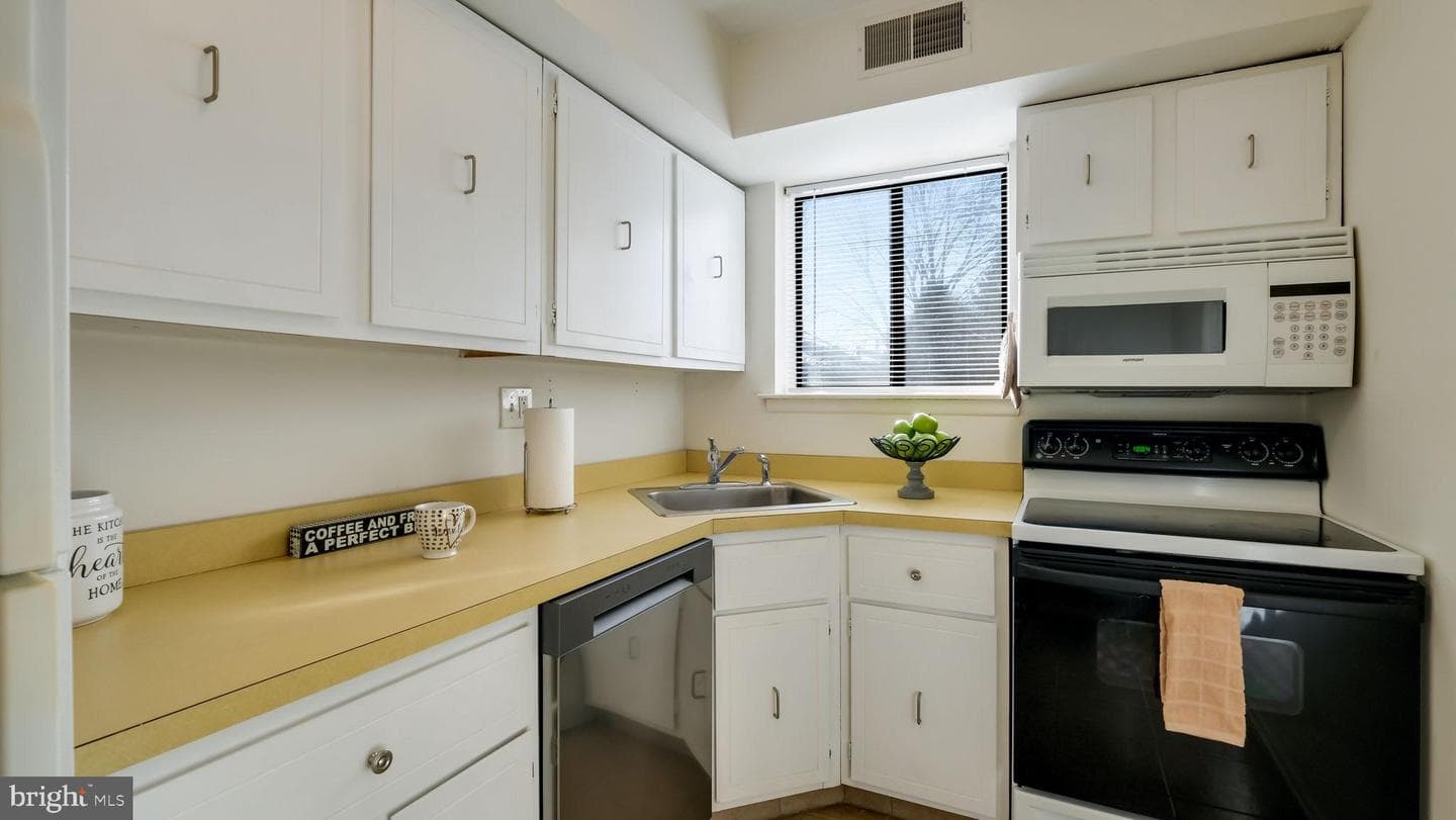 1011 Valley Drive #1011 photo 14