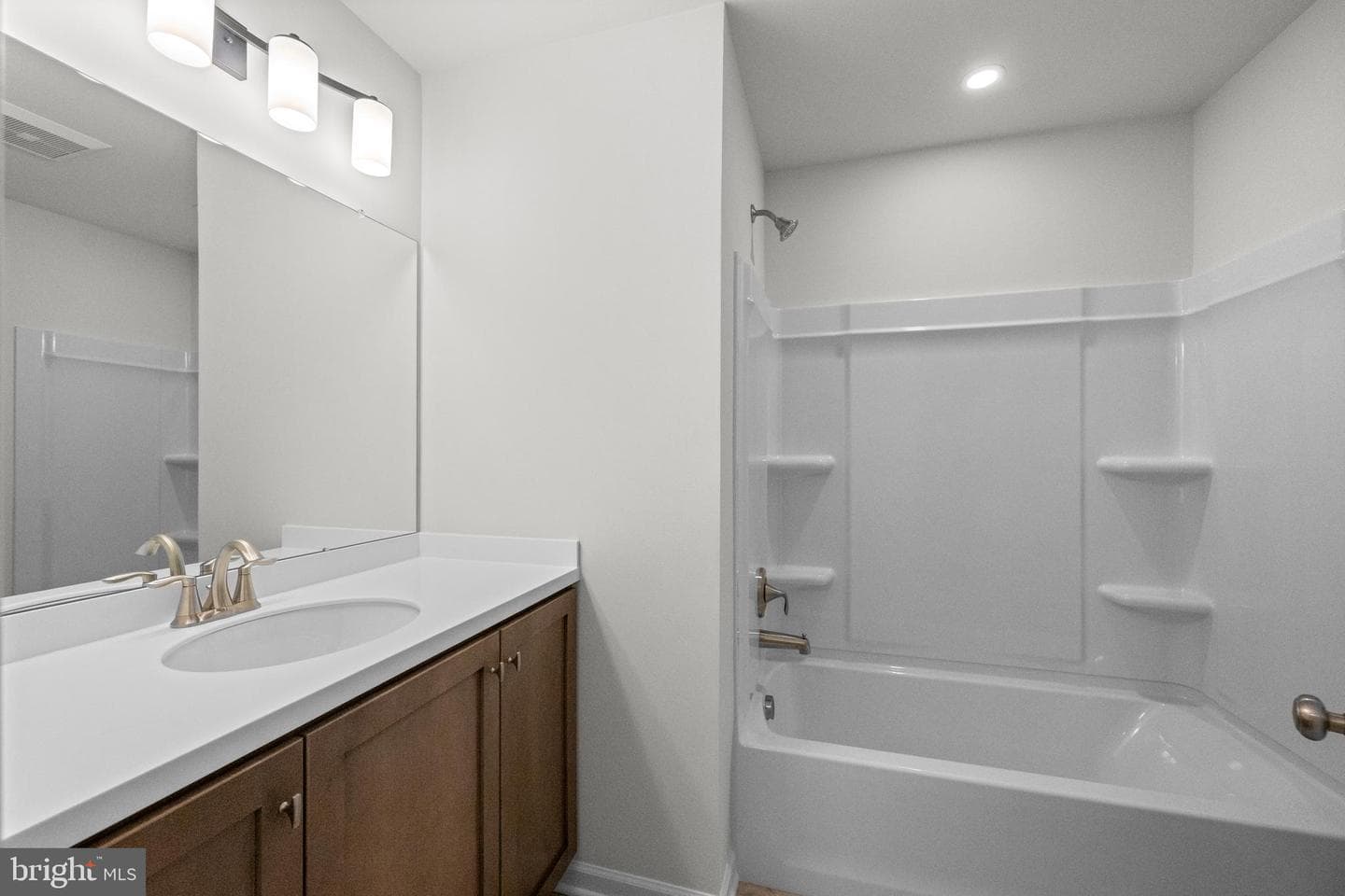 11 Tullow Hill Drive photo 32