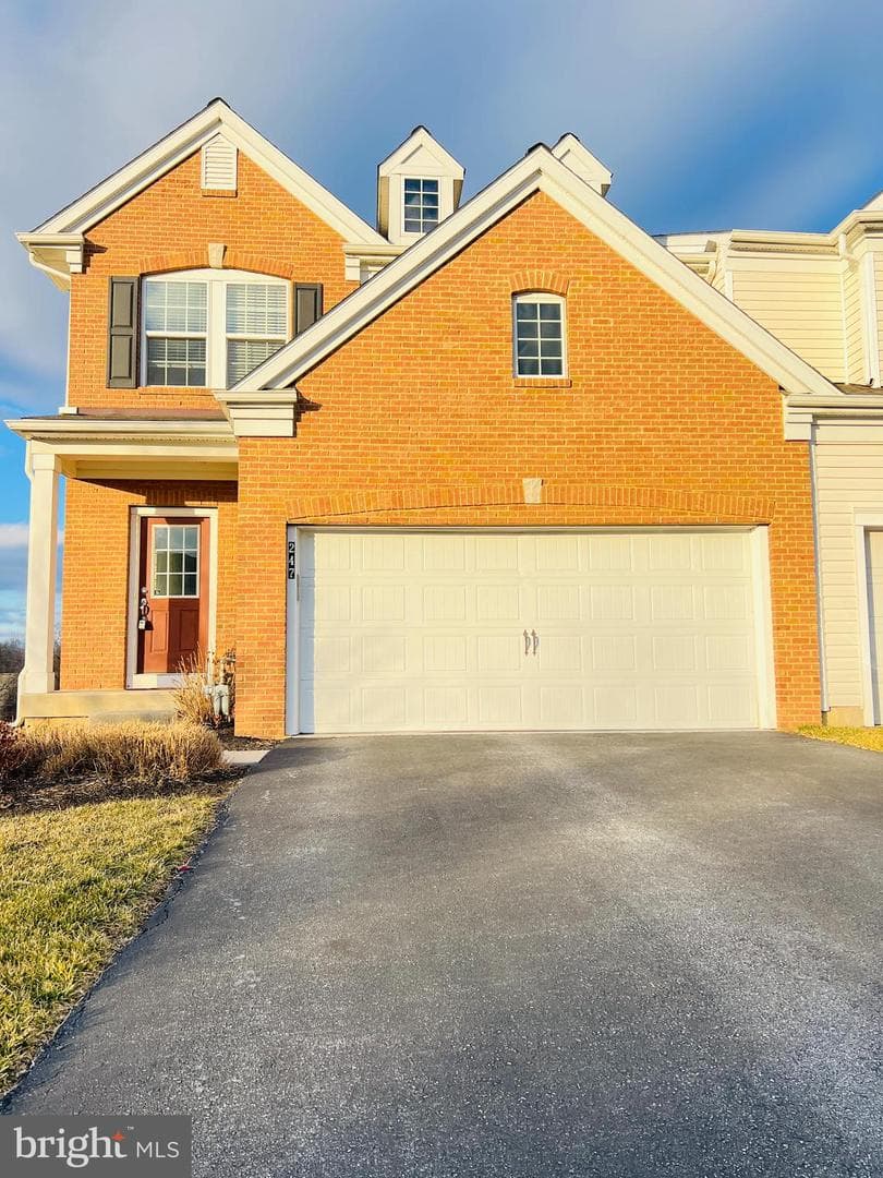 247 Sills Lane photo 1