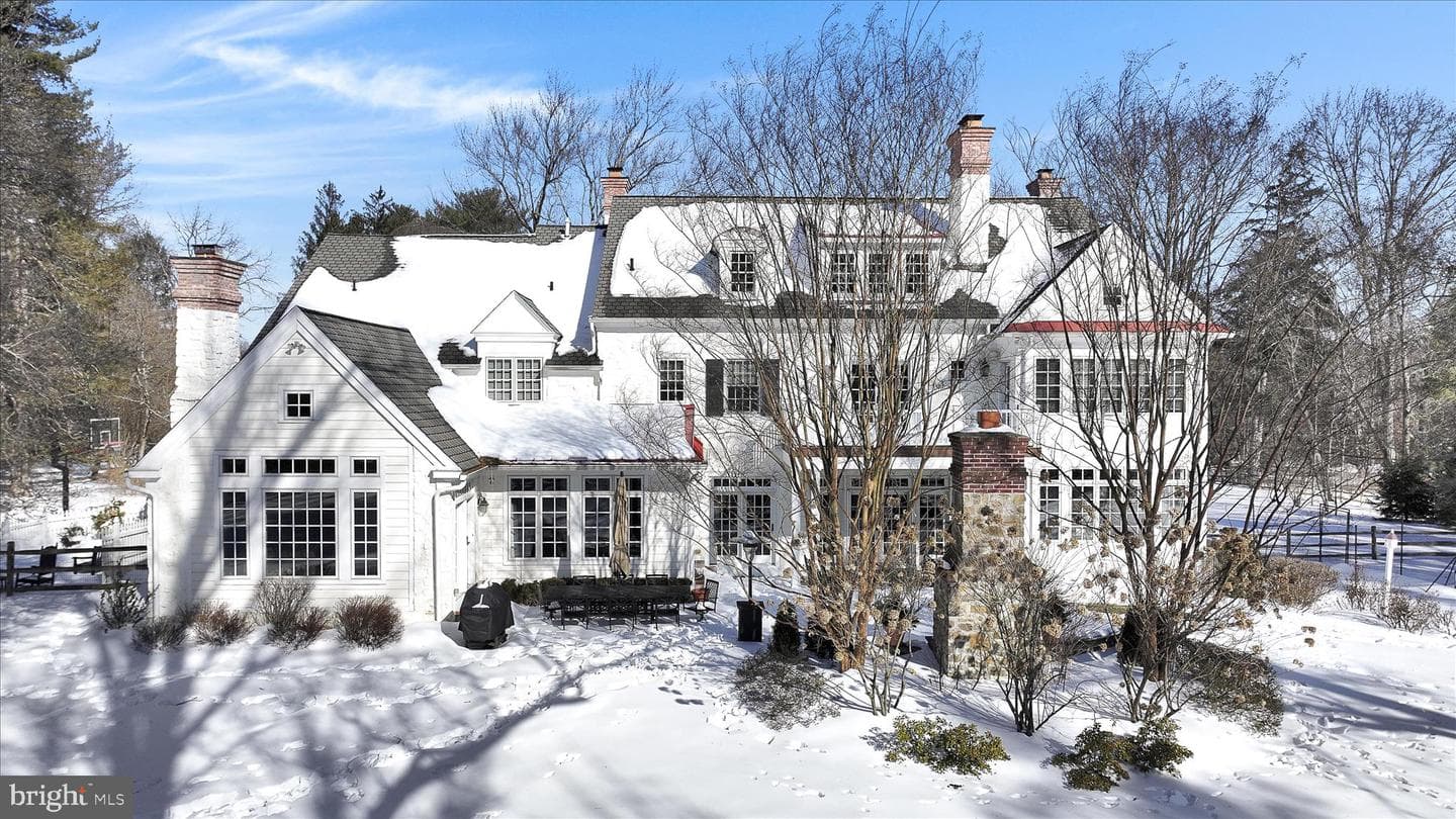 518 Newtown Road photo 9
