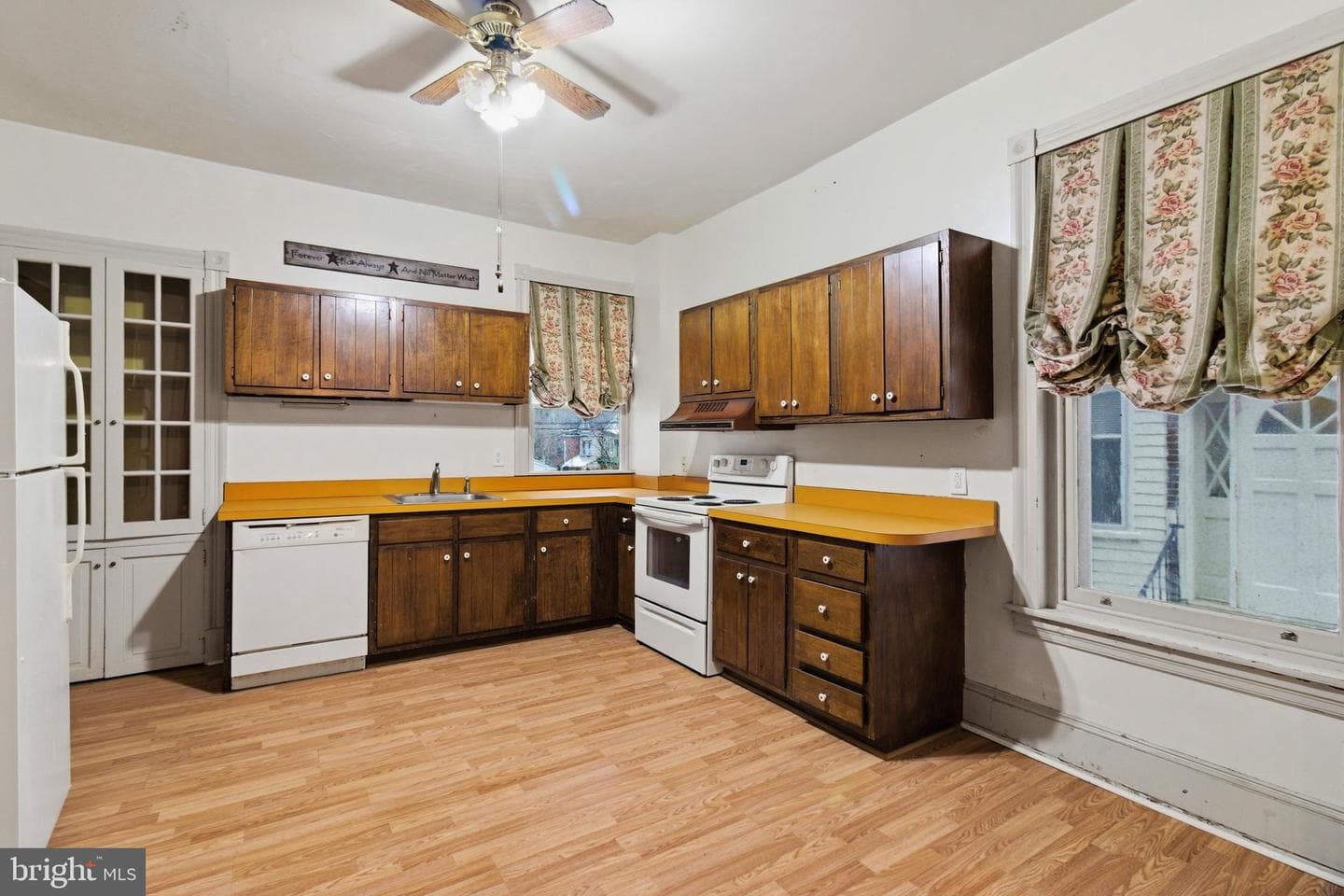 402 W Union Street photo 18