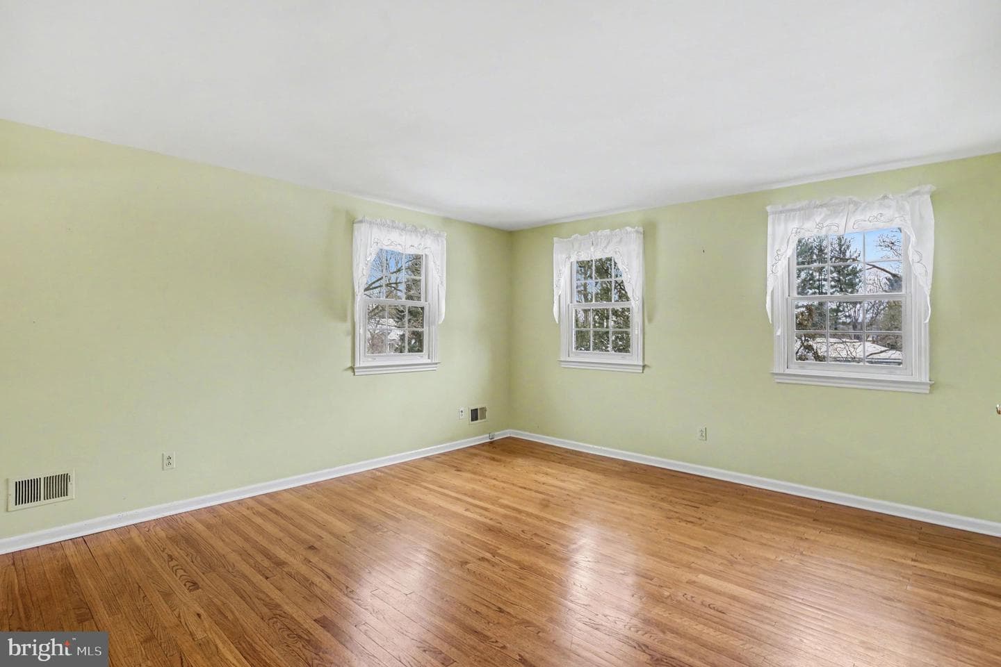 3 Carriage Way photo 25