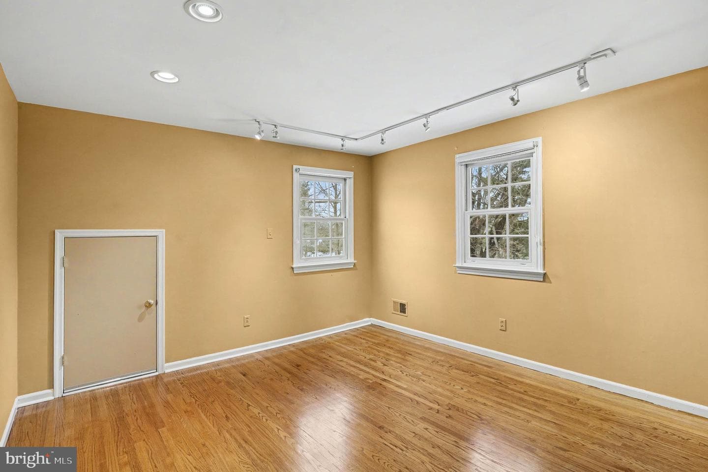 3 Carriage Way photo 32
