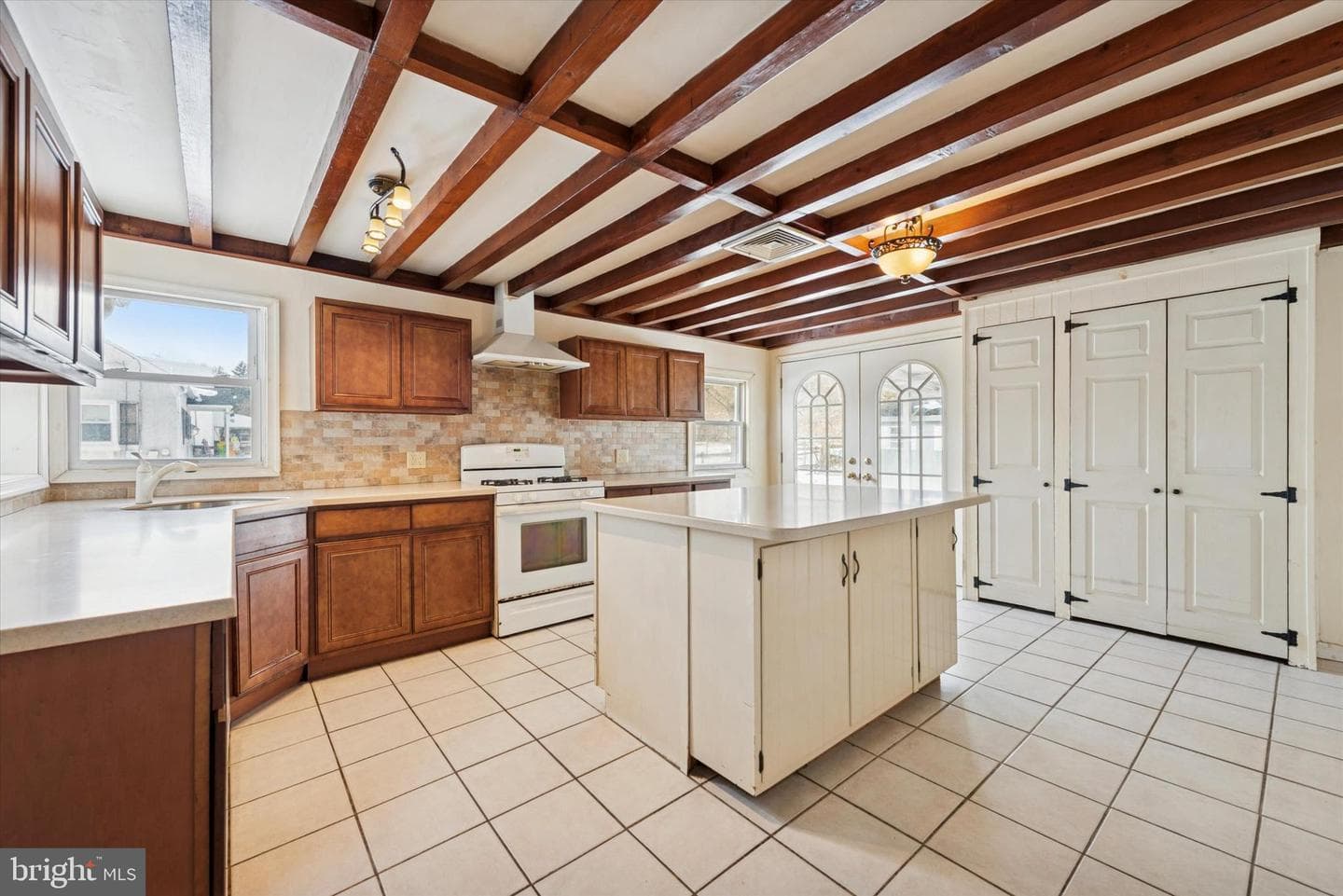 3805 Humpton Road photo 6