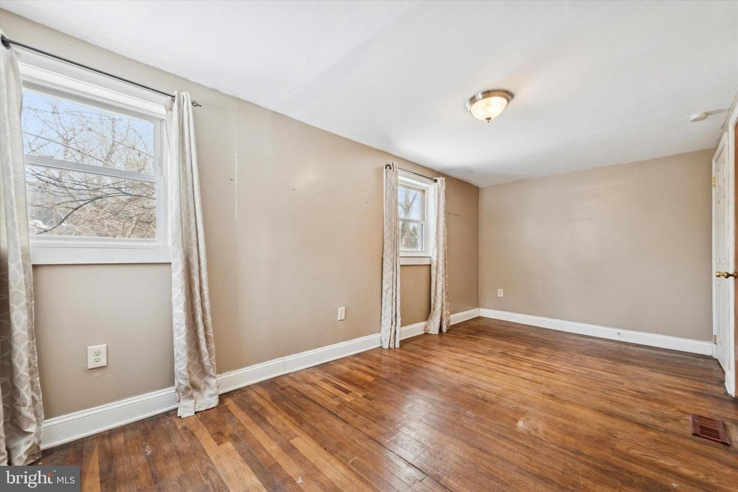 3805 Humpton Road photo 8