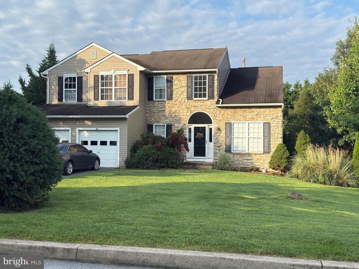 190 Wedgewood Rd photo 1