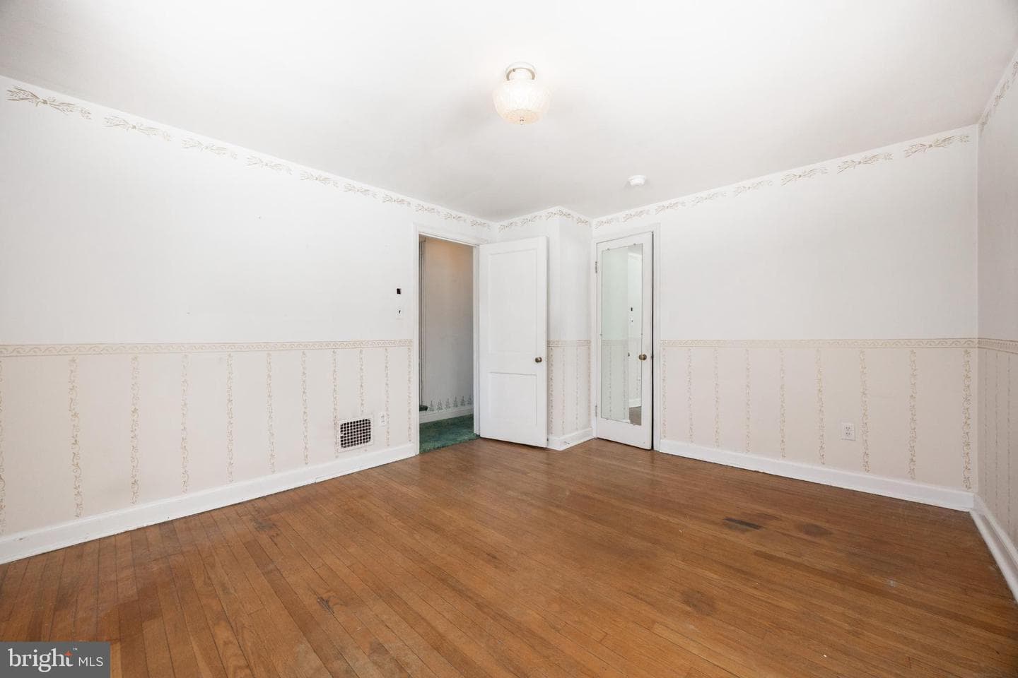 1507 Stirling Street photo 17