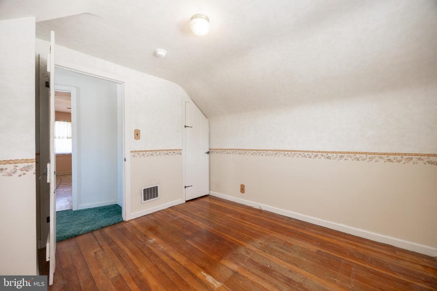 1507 Stirling Street photo 24