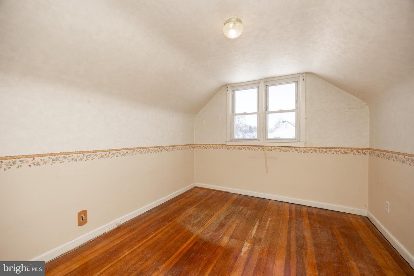 1507 Stirling Street photo 25