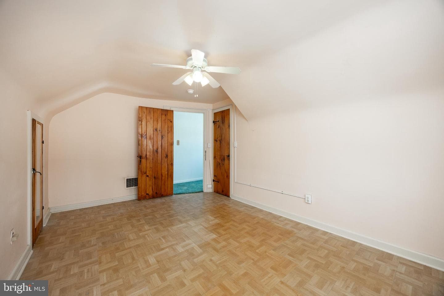 1507 Stirling Street photo 27
