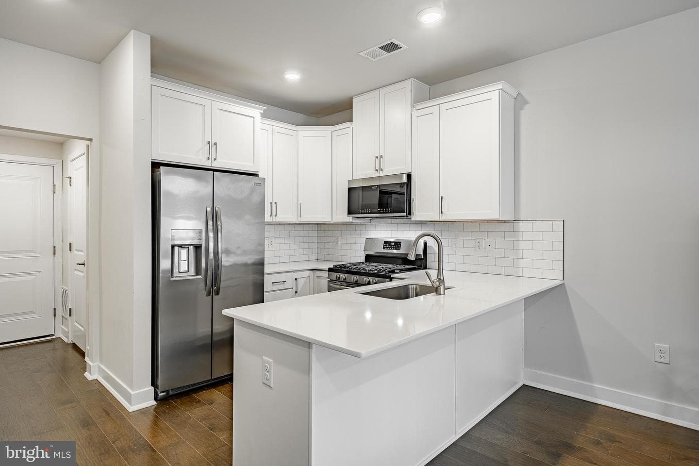 770 Ore Street photo 4