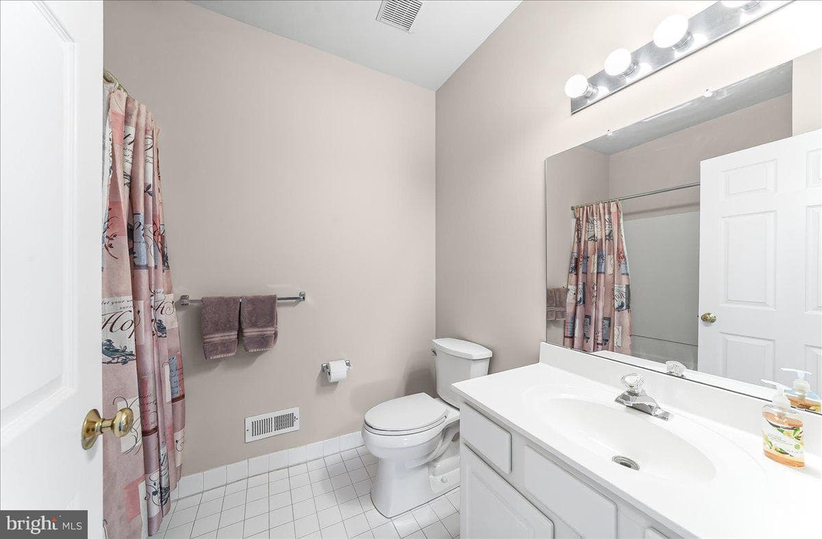 132 Huntingdon Court #1801 photo 17