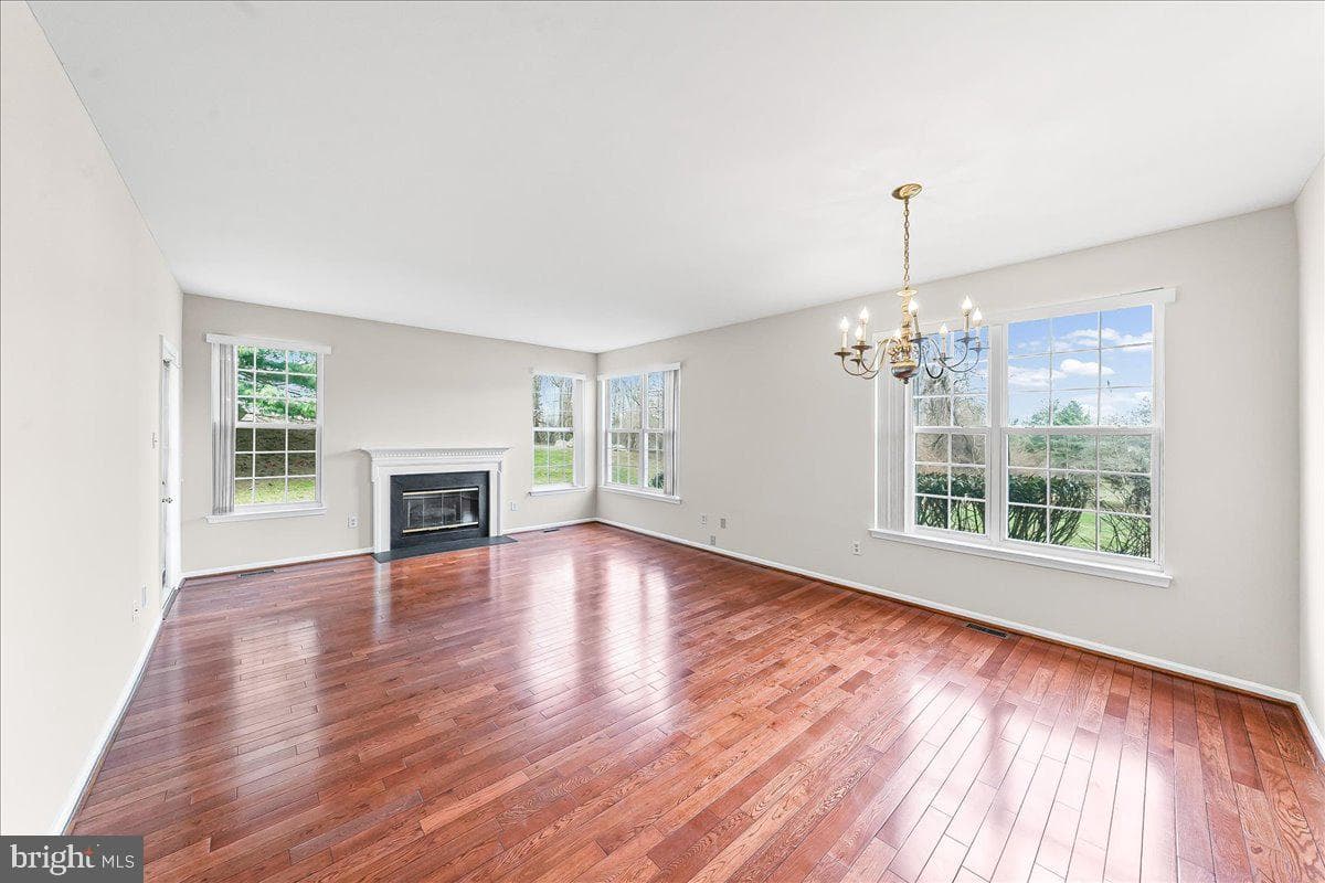 132 Huntingdon Court #1801 photo 4