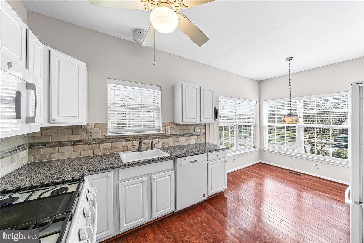 132 Huntingdon Court #1801 photo 8