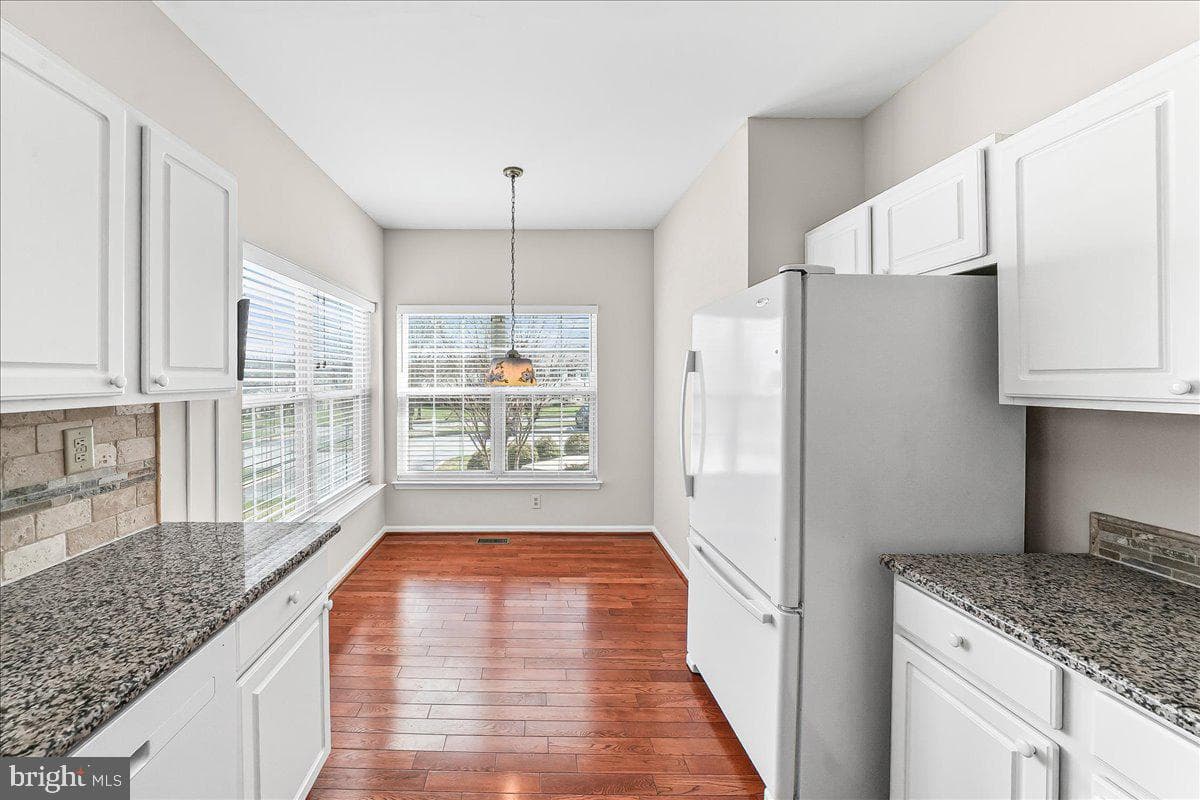 132 Huntingdon Court #1801 photo 9