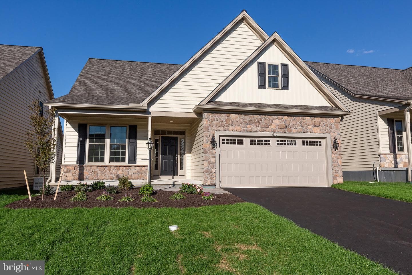 610 Greenbriar Path photo 1