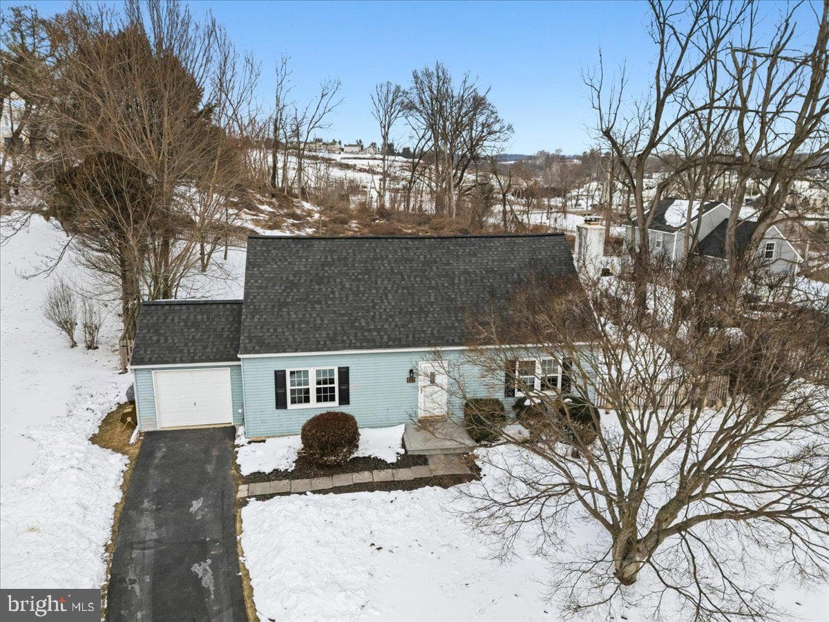 11 N Williamson Road photo 32