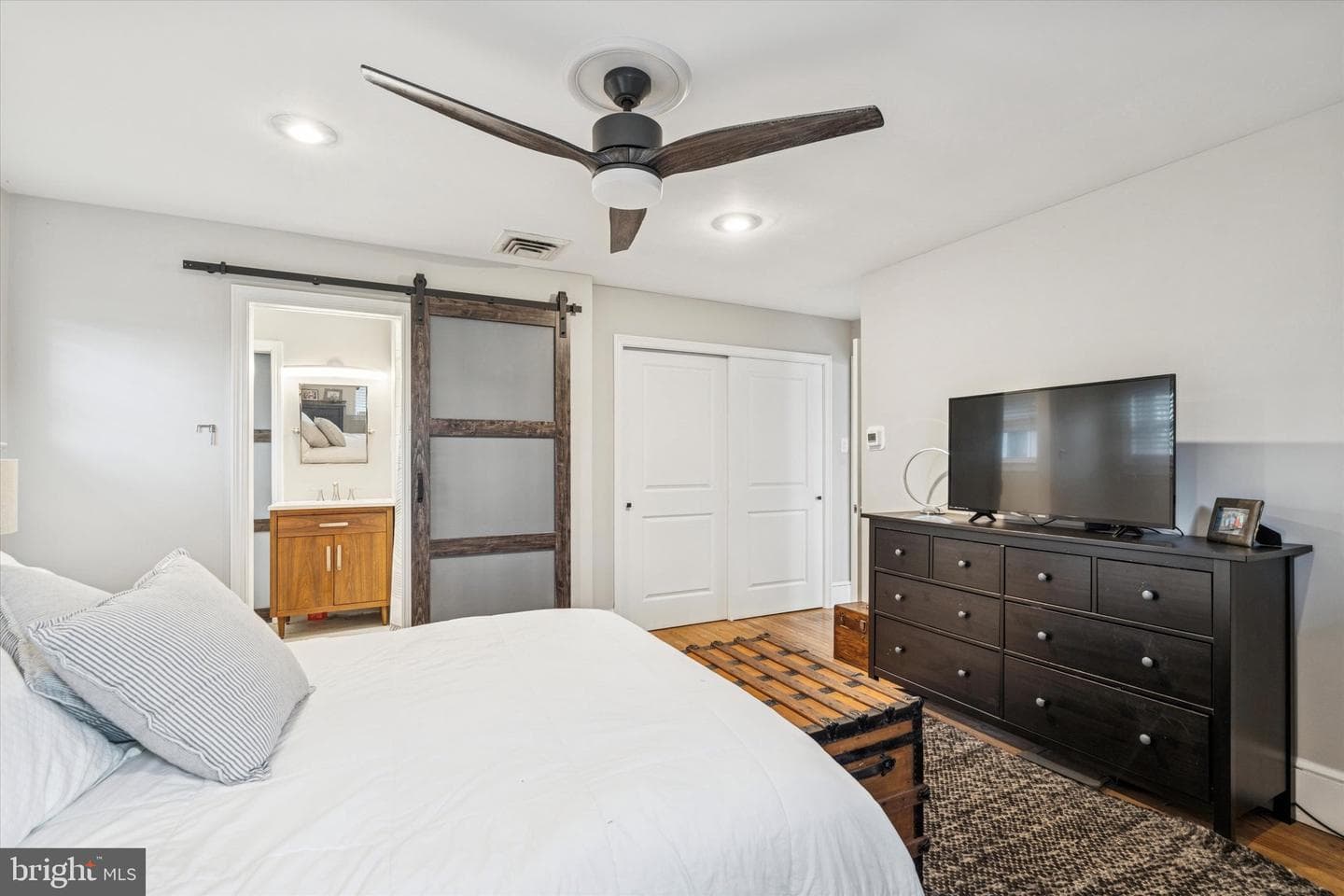 591 W Hoffecker Road photo 16