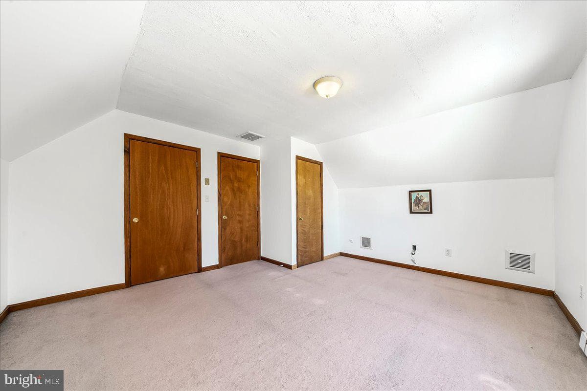 594 5th Street photo 18