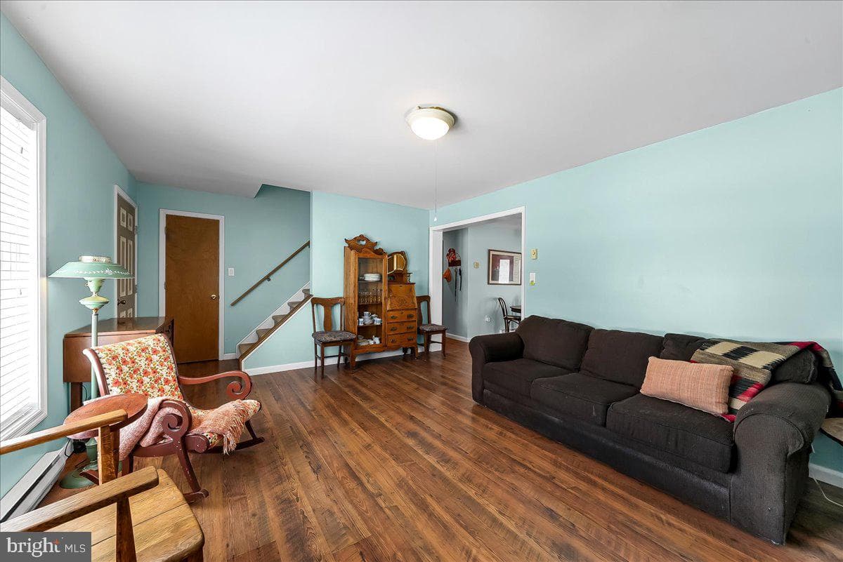 594 5th Street photo 6