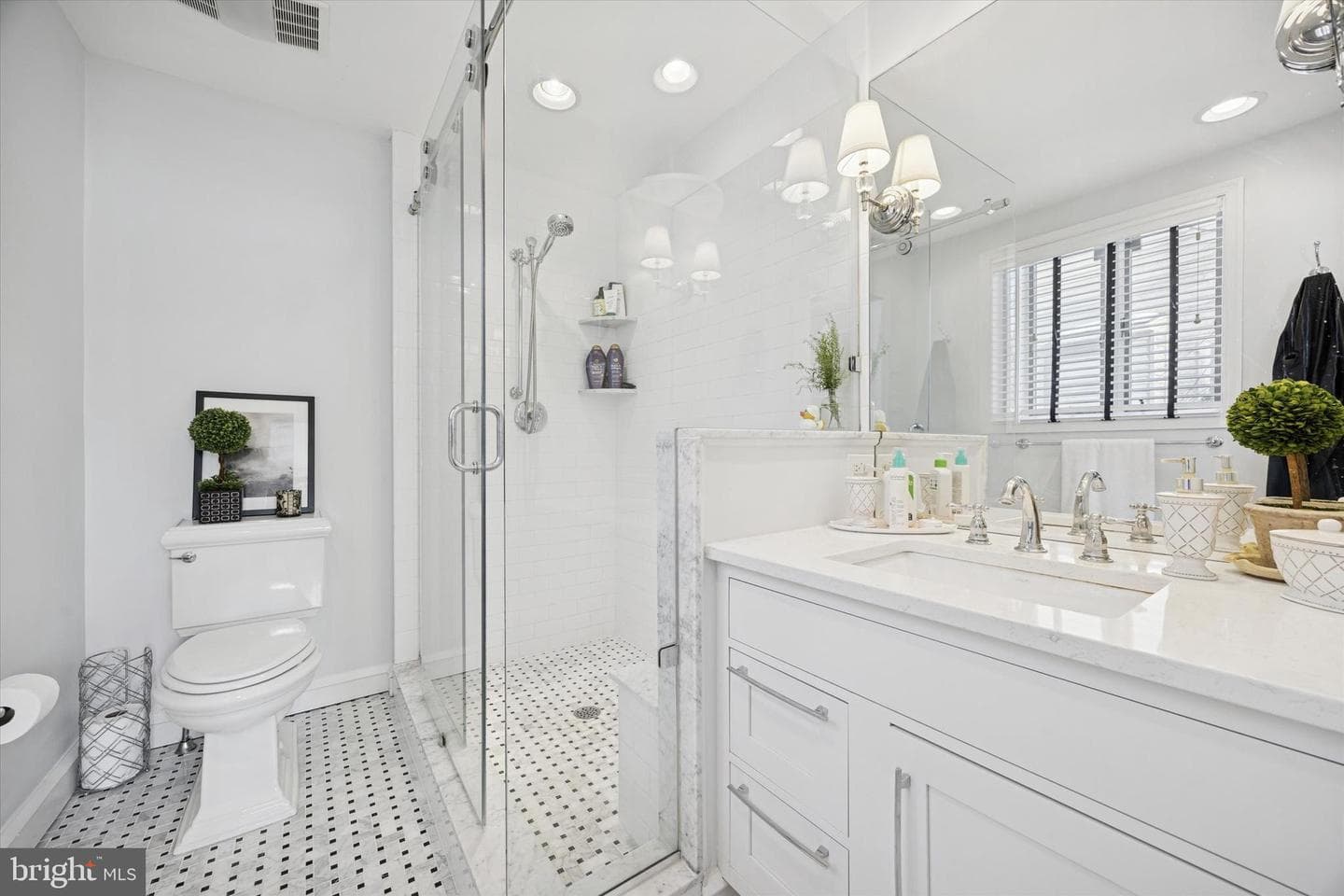 211 Deepdale Road photo 24