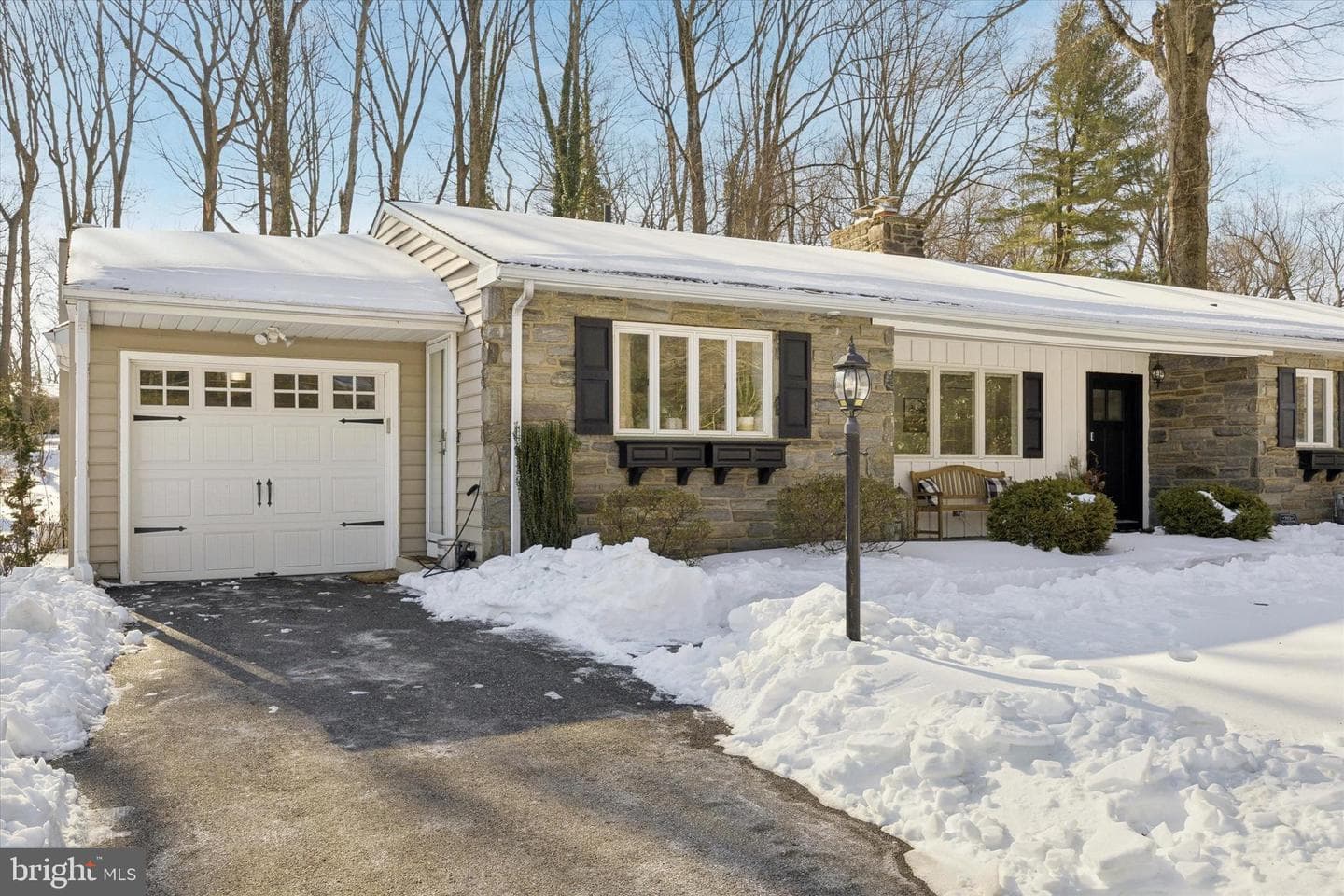 211 Deepdale Road photo 3