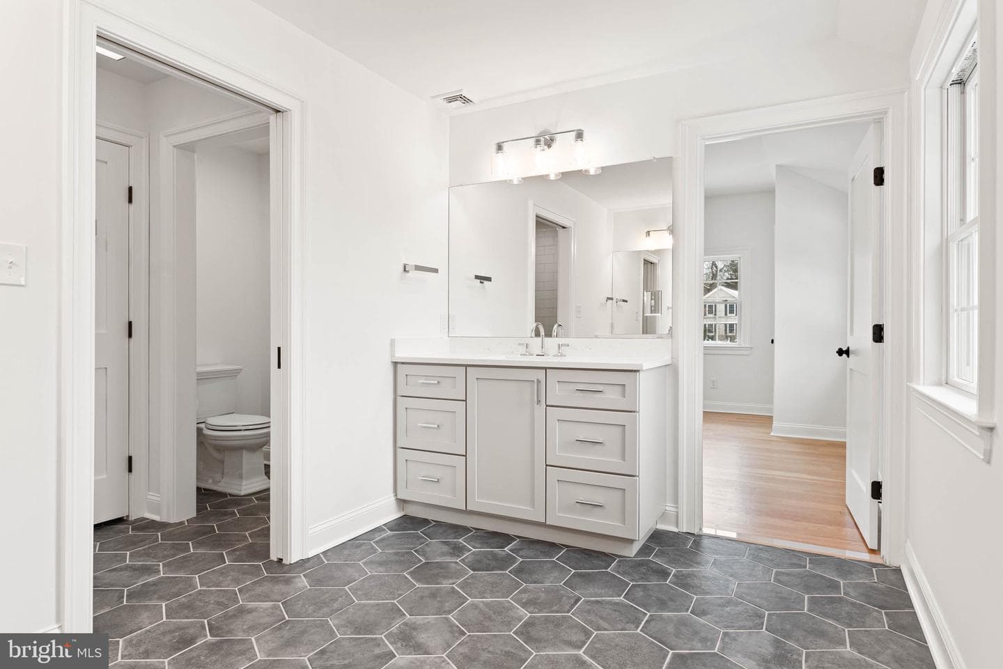 709 Newtown Road photo 55