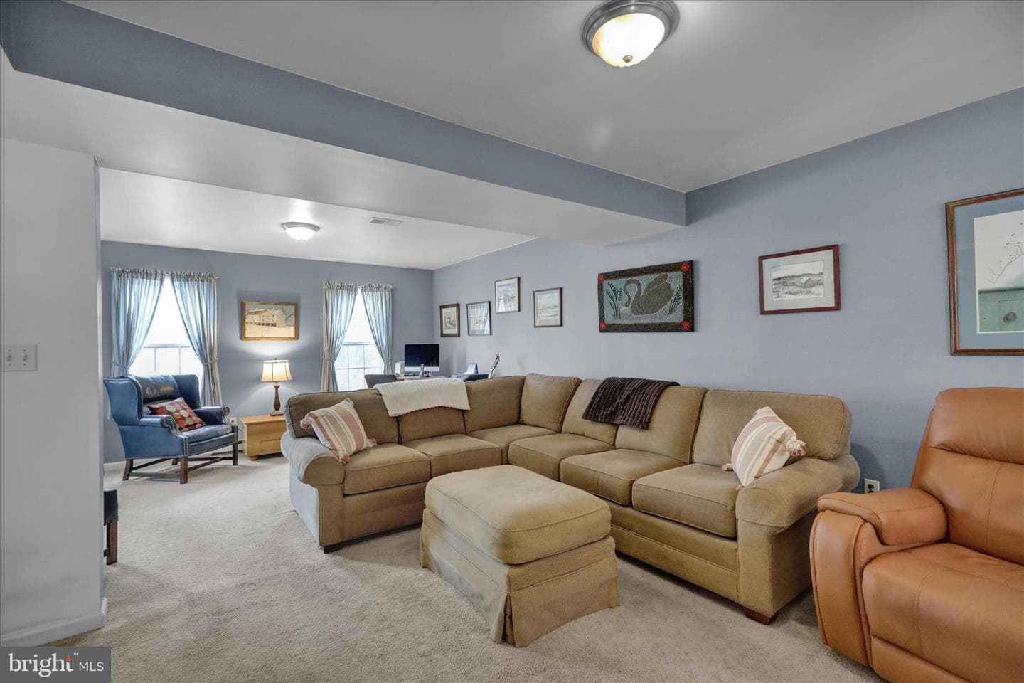 307 Kent Circle photo 4