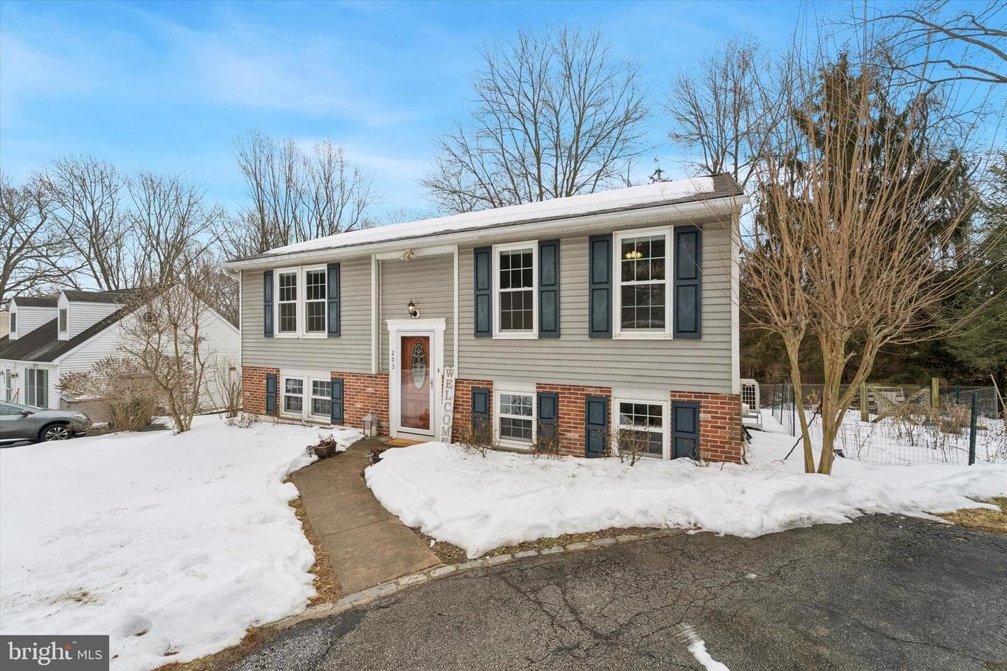 203 Katherine Lane photo 1