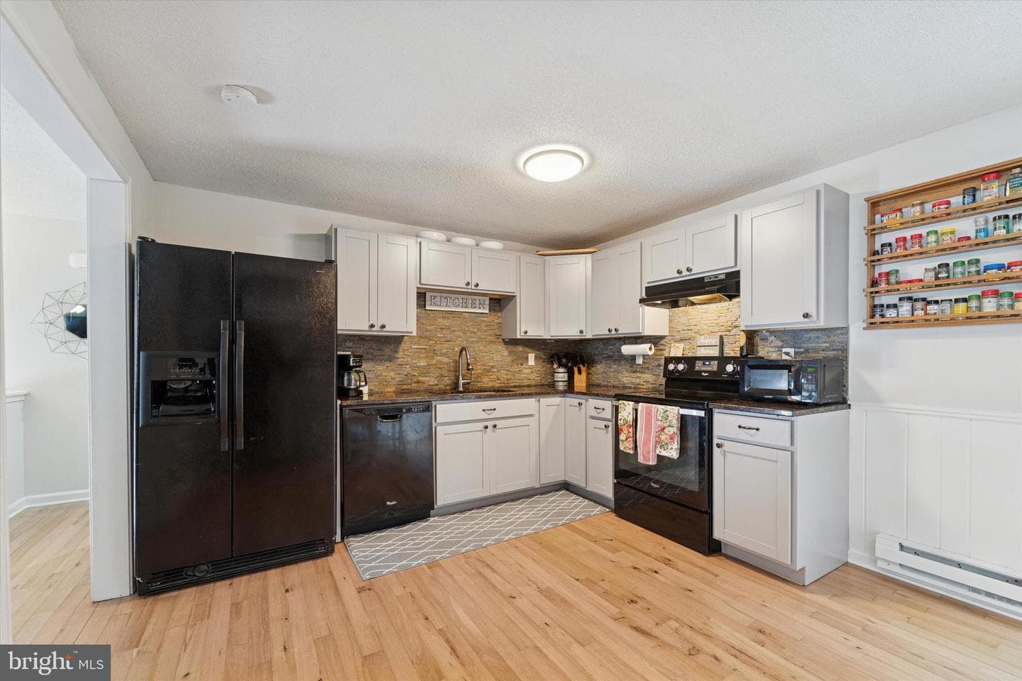 203 Katherine Lane photo 5