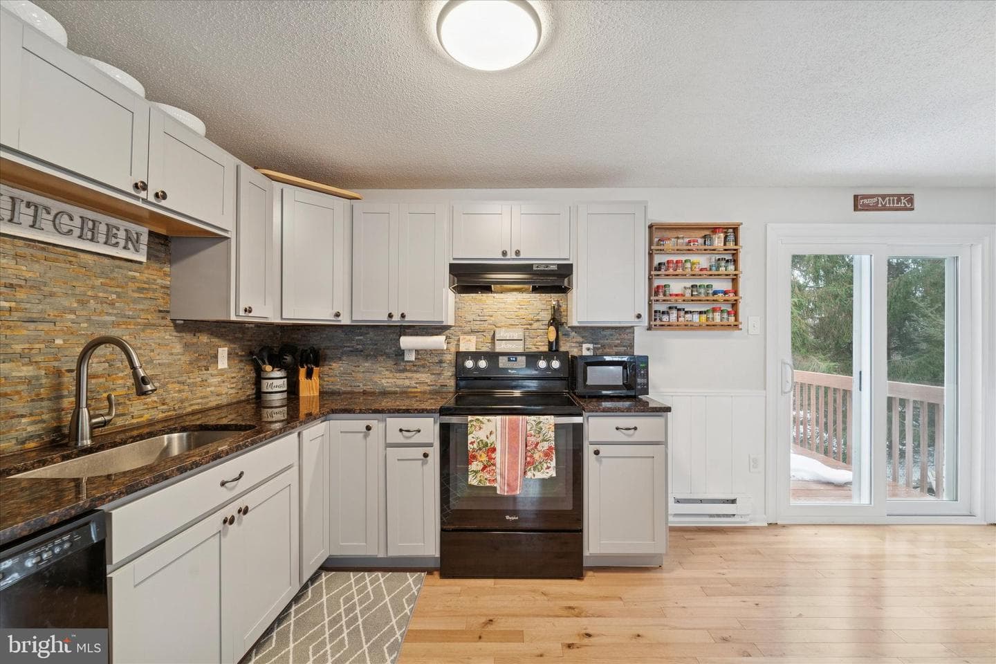 203 Katherine Lane photo 6