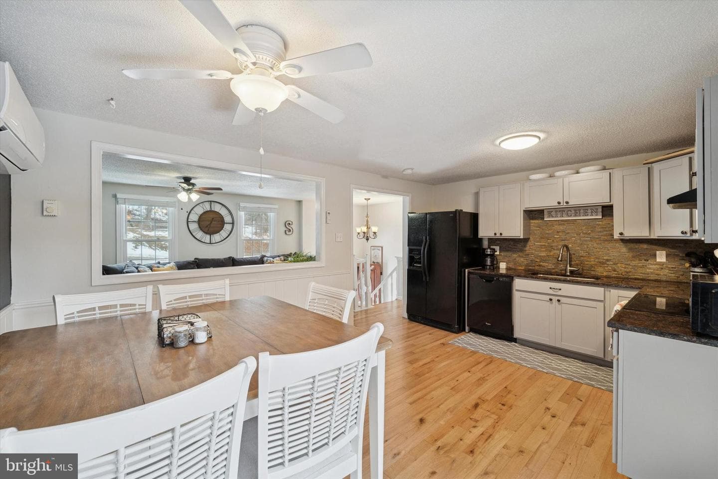 203 Katherine Lane photo 8
