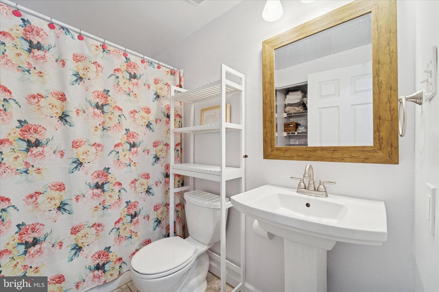 203 Katherine Lane photo 9